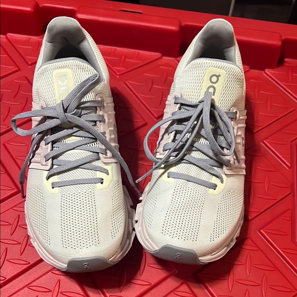 On Running Cloudswift 3 AD-Like NEW - Picture 2 of 9